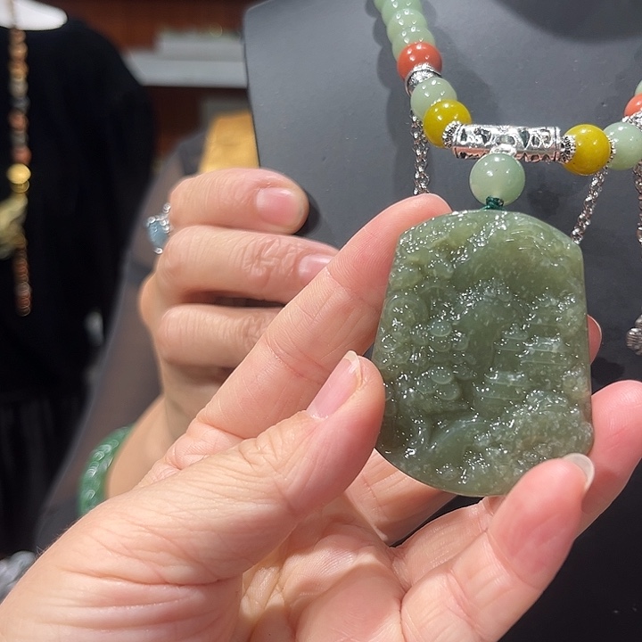 颈饰未镶嵌和田玉