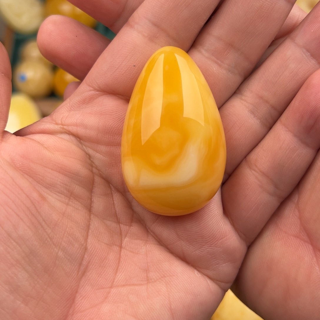 琥珀颈饰未镶嵌纯天然蜜蜡