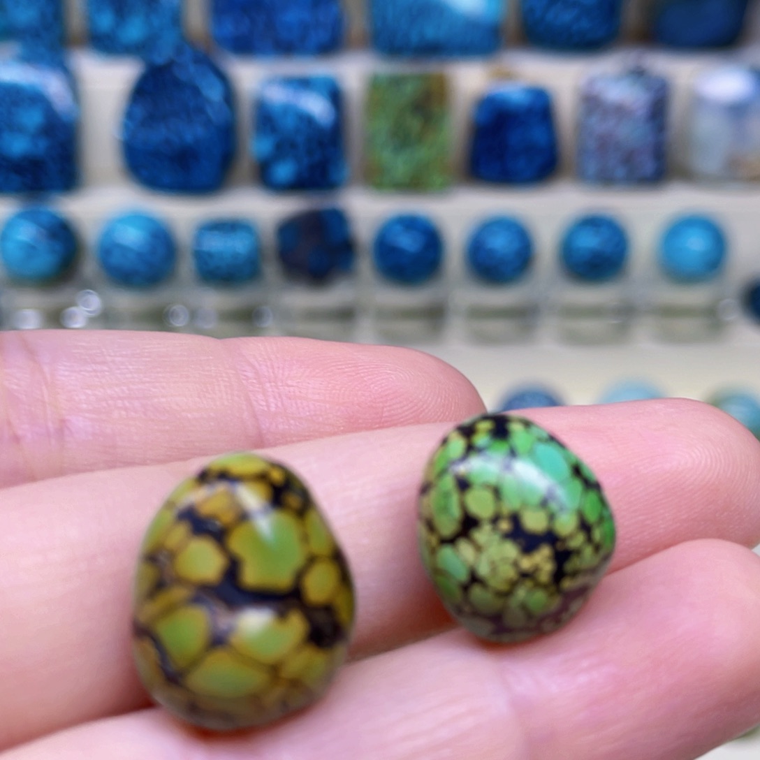 未镶嵌绿松石颈饰