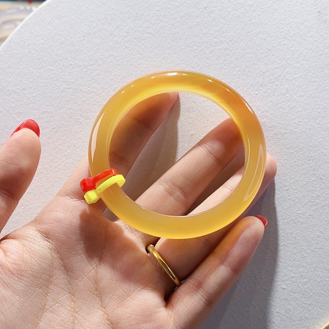 玛瑙/玉髓手镯未镶嵌54