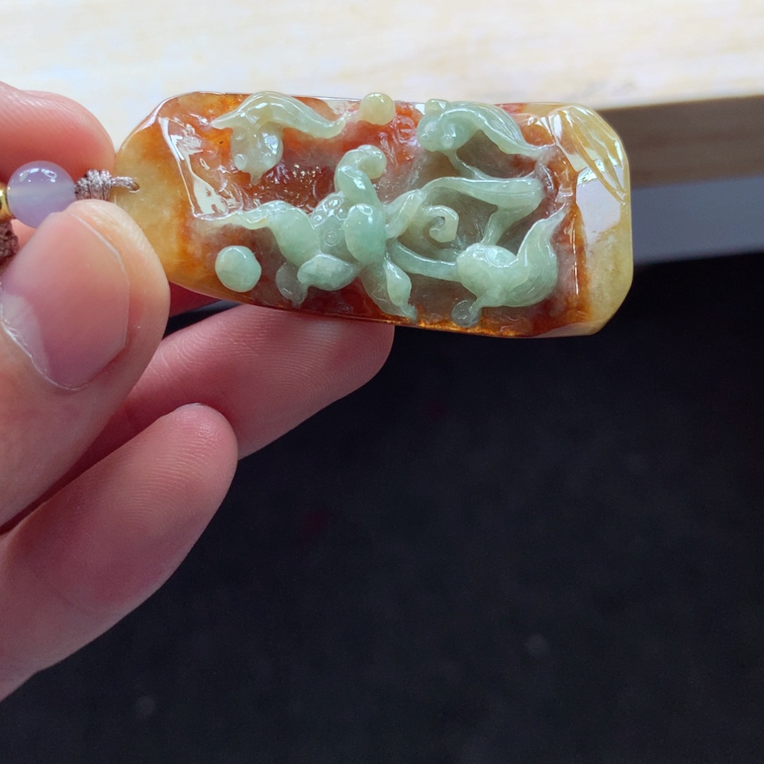 翡翠颈饰未镶嵌吊坠