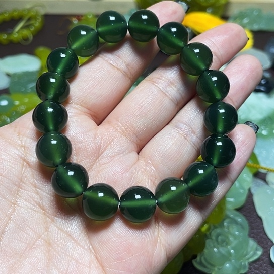 ಣ***ฅ蛇纹石玉合金颈饰