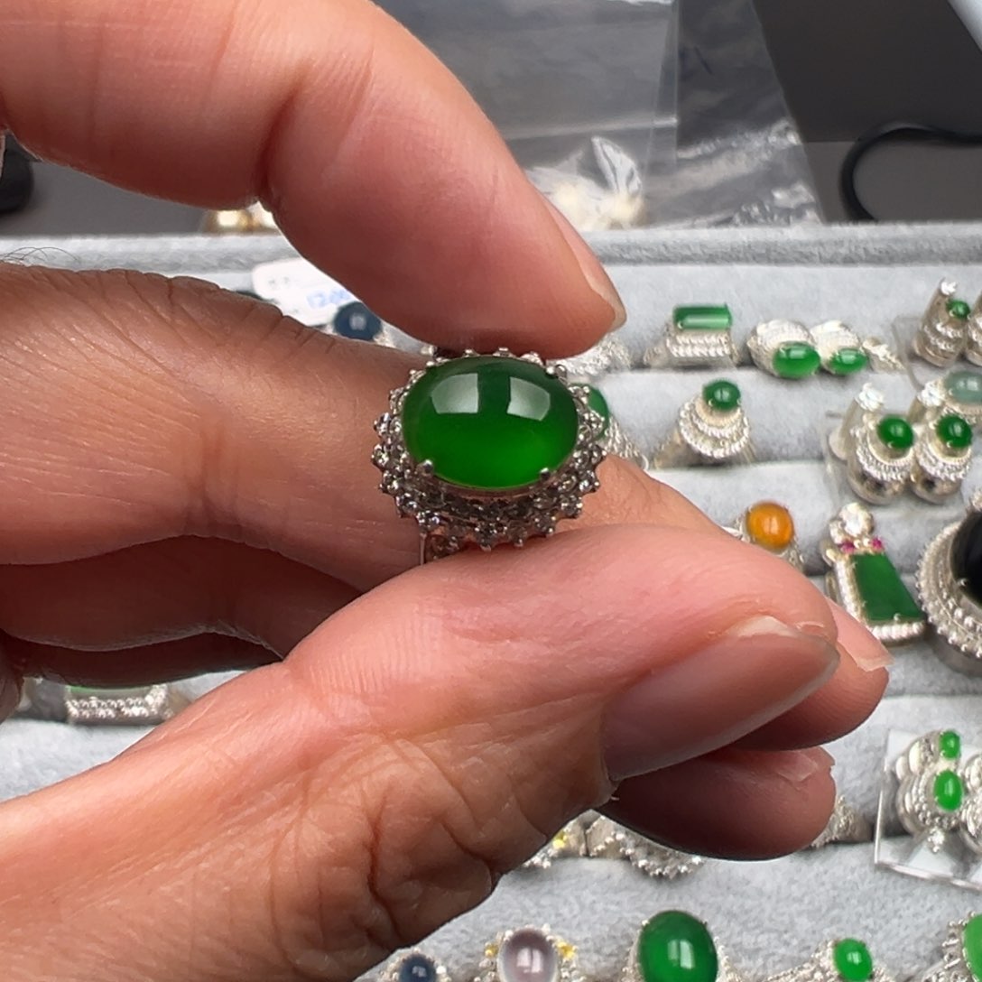 定制翡翠未镶嵌A货