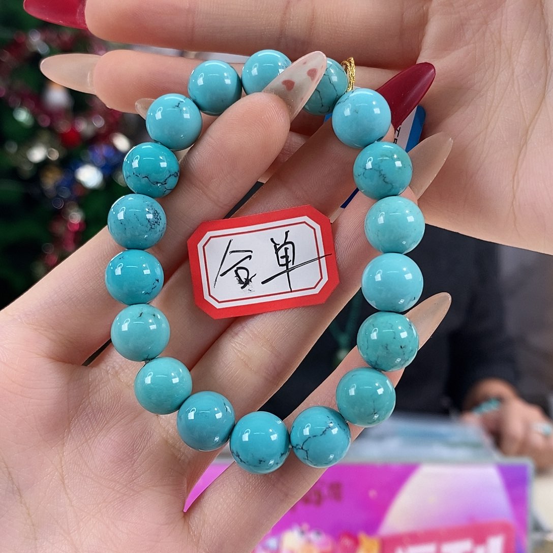 静***的绿松石未镶嵌珠宝奇石