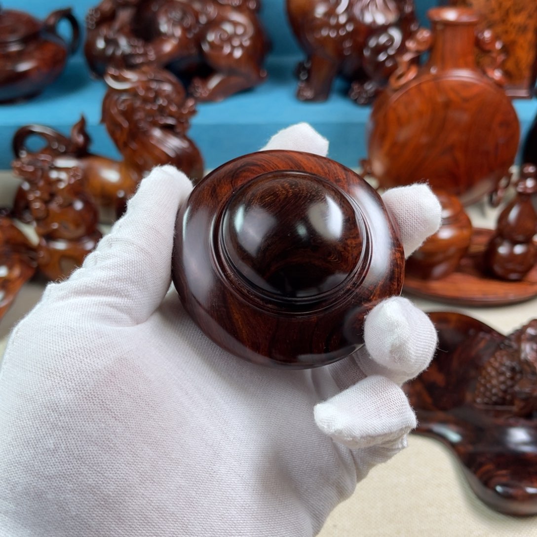 黄花梨/降香黄檀把件泾***哥罐子