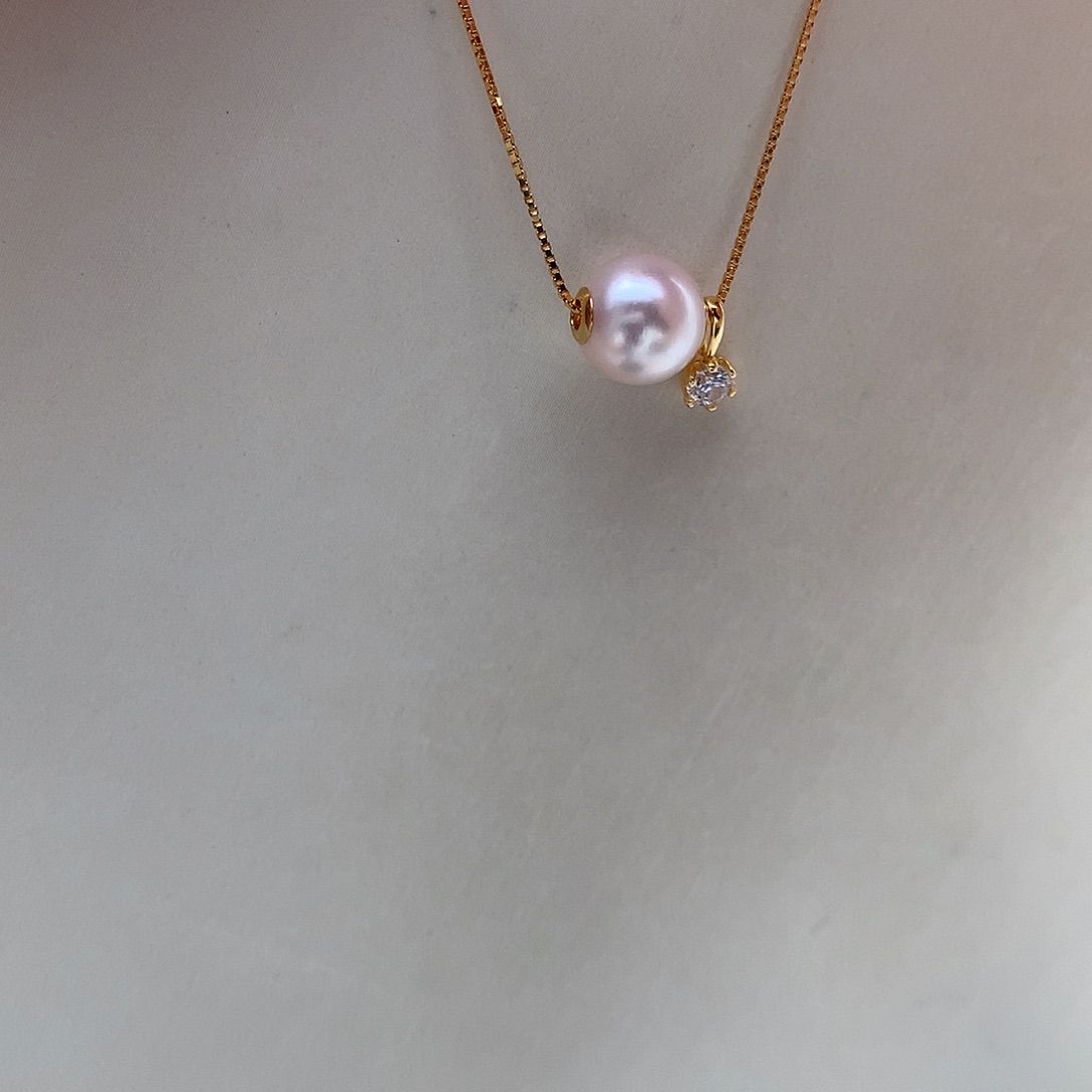 颈饰18K金镶嵌海水珍珠8-8.5mm ak路路通