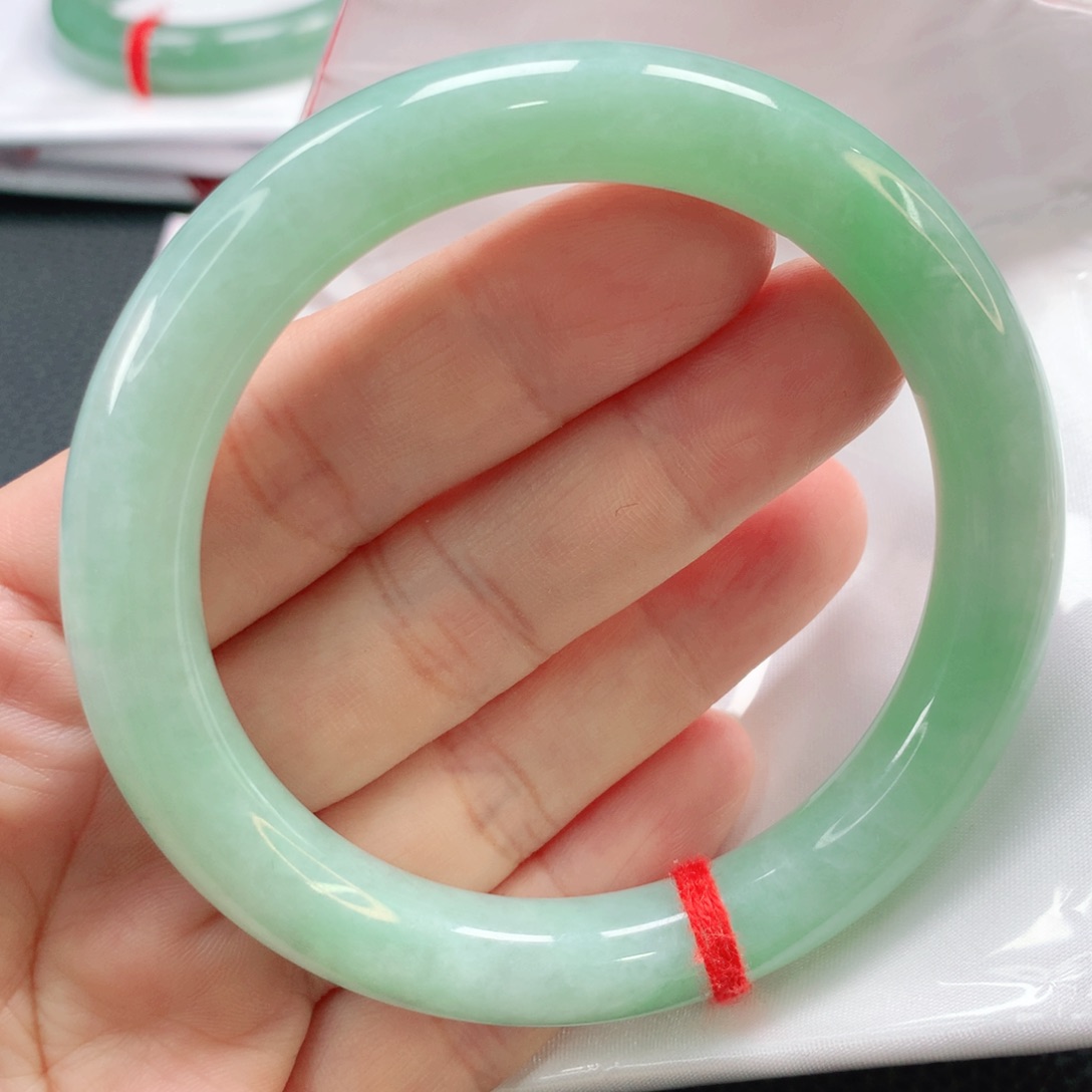 未镶嵌手镯翡翠60圆