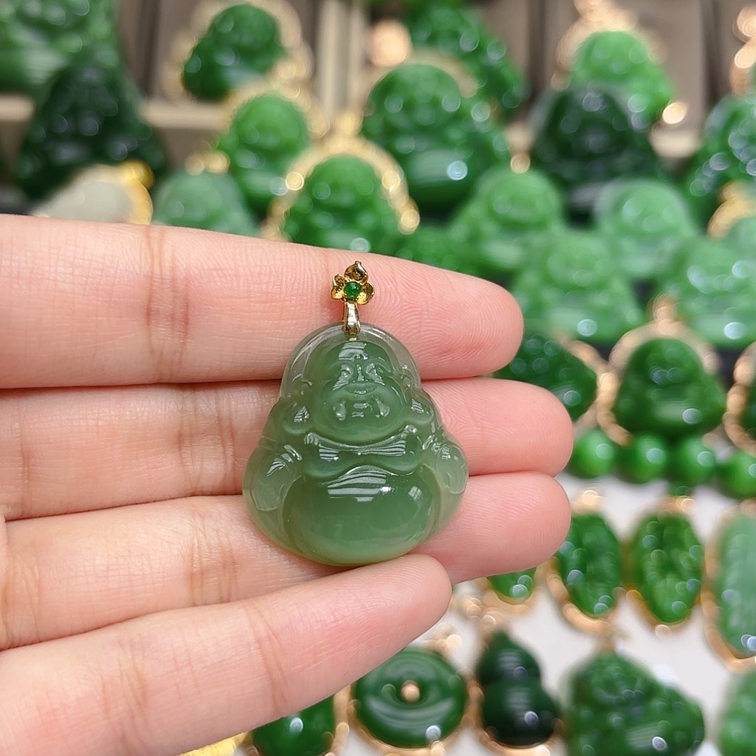 和田玉（碧玉）颈饰18K金镶嵌