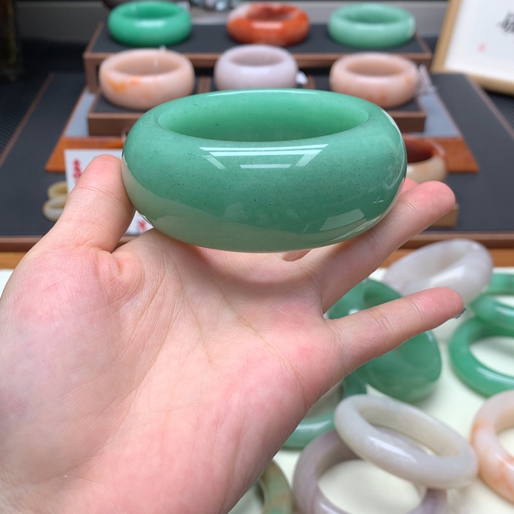 静****石英质玉（非洲翠）合金佘太翠