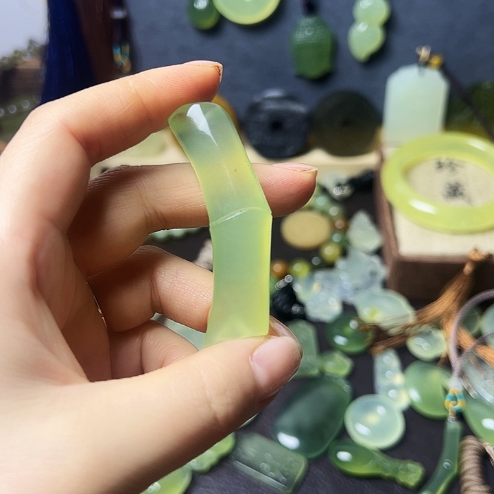蛇纹石玉合金颈饰