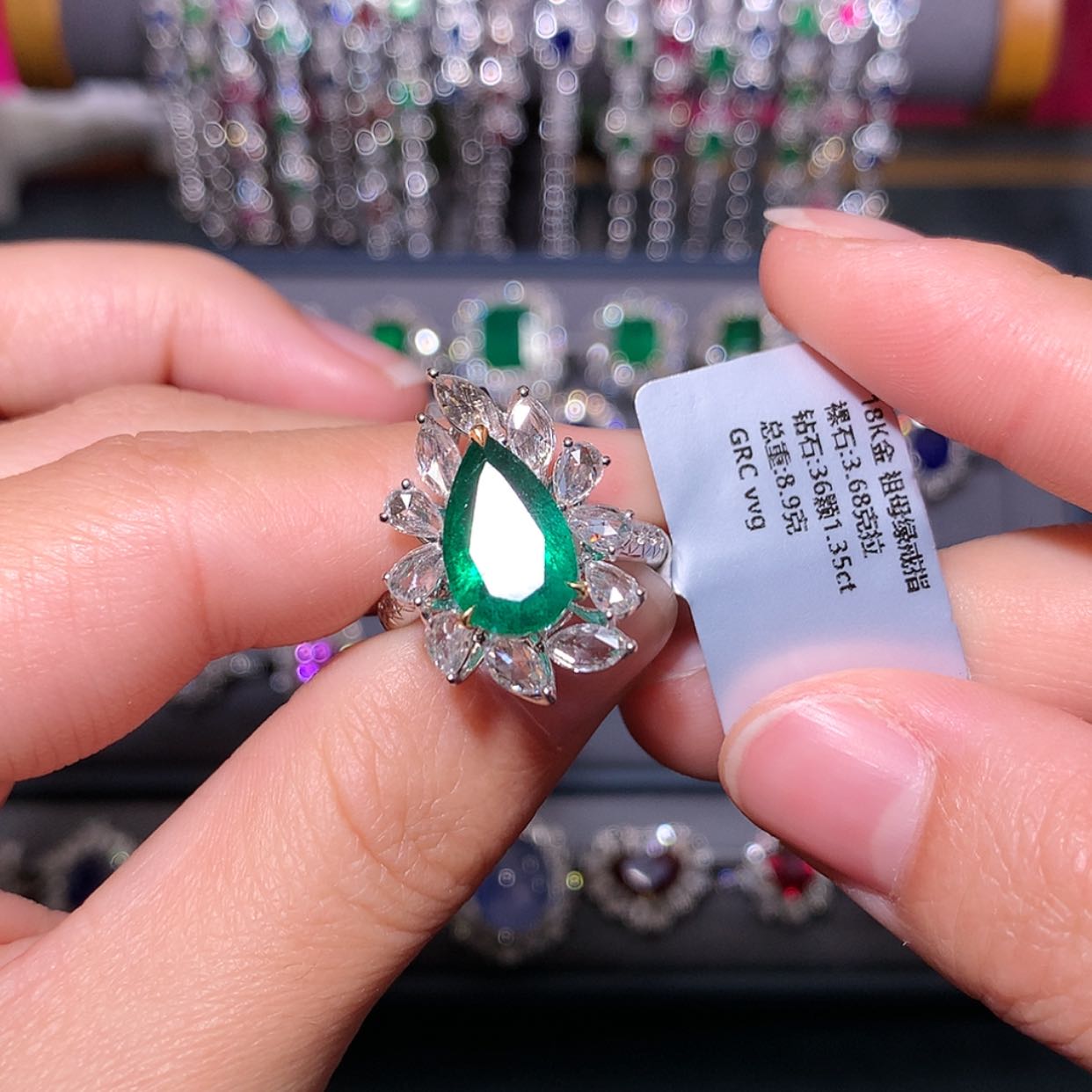 【闪购商品】祖母绿戒指18K金镶嵌