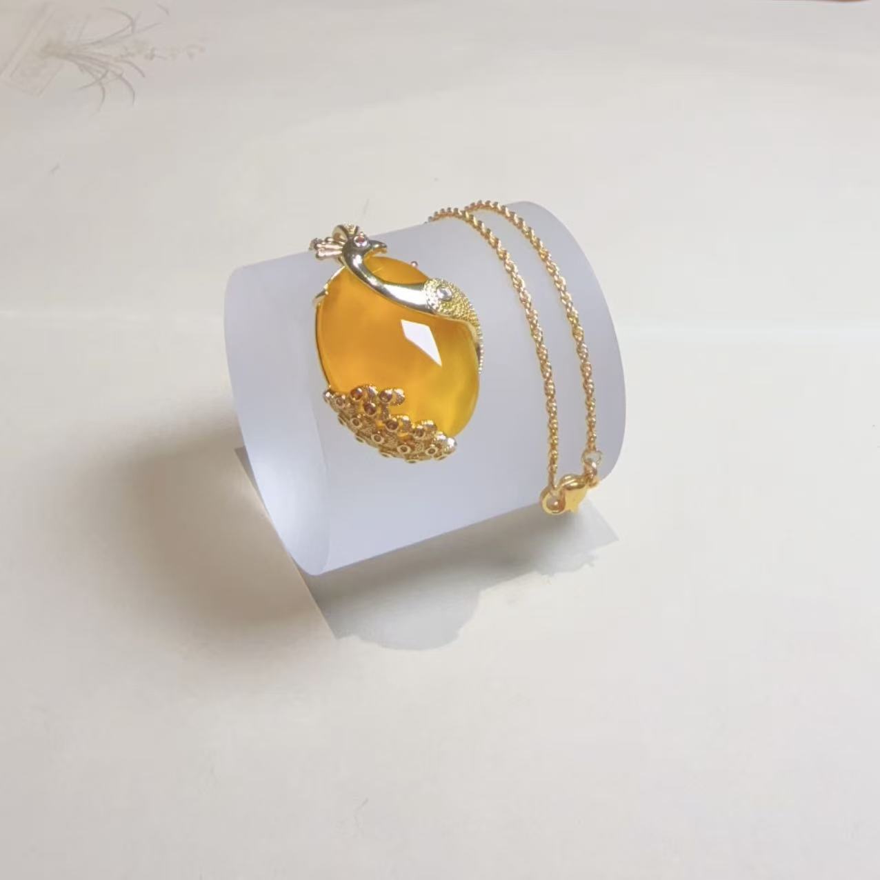 【佳思珠宝】蜜黄玛瑙精镶孔雀吊坠-配链子-多样性只发一件
