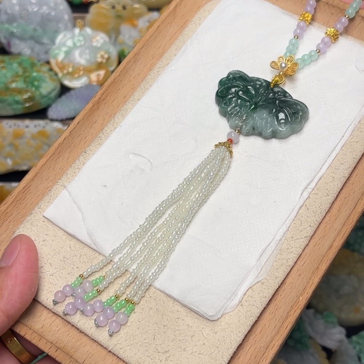 翡翠颈饰未镶嵌吊坠