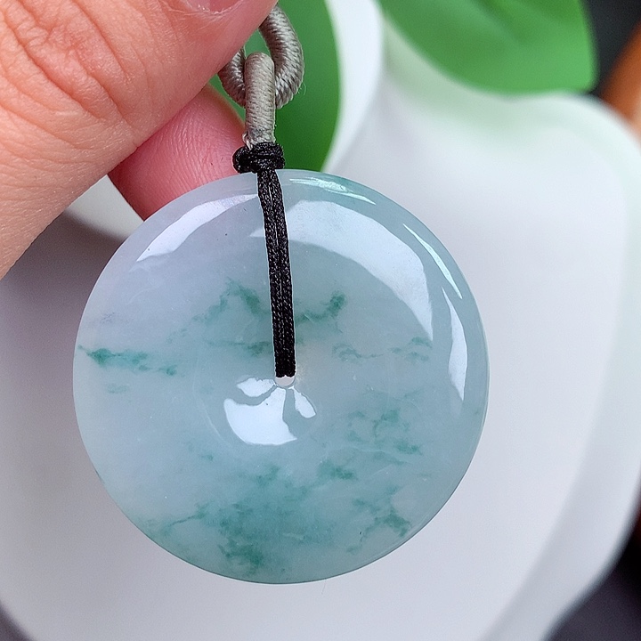 颈饰未镶嵌翡翠平安扣 35.4x5.7mm