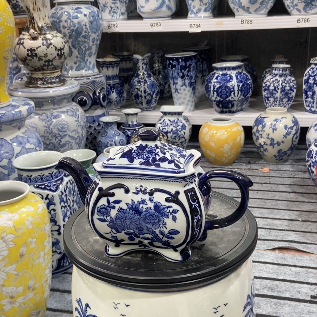 摆件花瓶手绘釉下彩