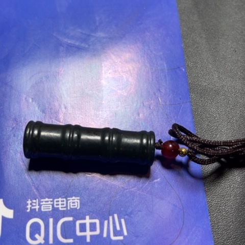 和田玉未镶嵌挂件走**上