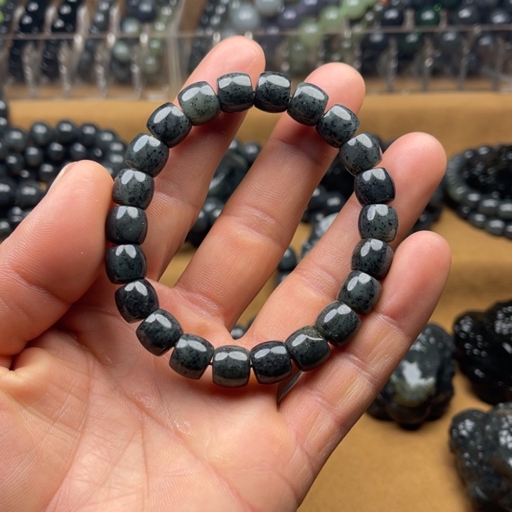 和田玉未镶嵌手串