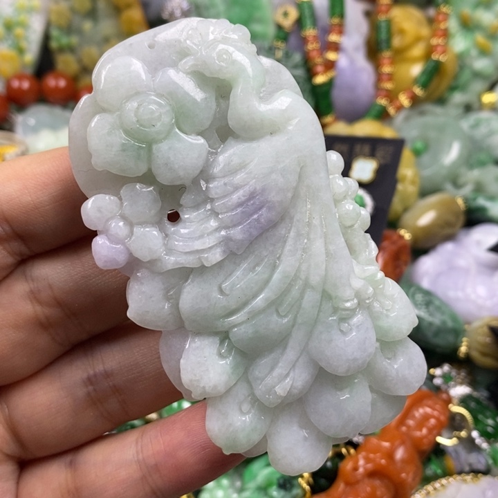 翡翠未镶嵌吊坠(赠链)