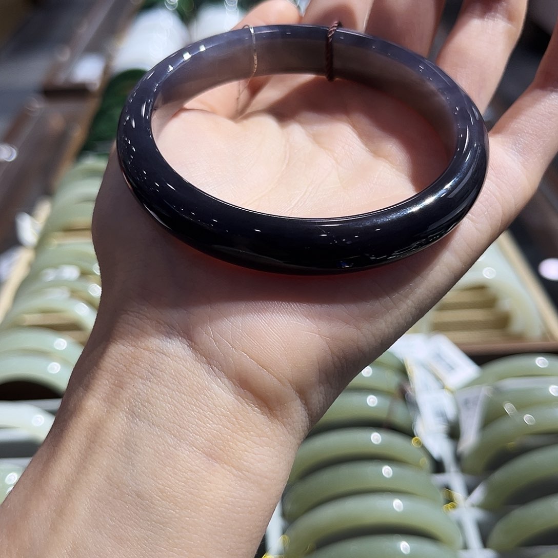 星***海和田玉手镯未镶嵌