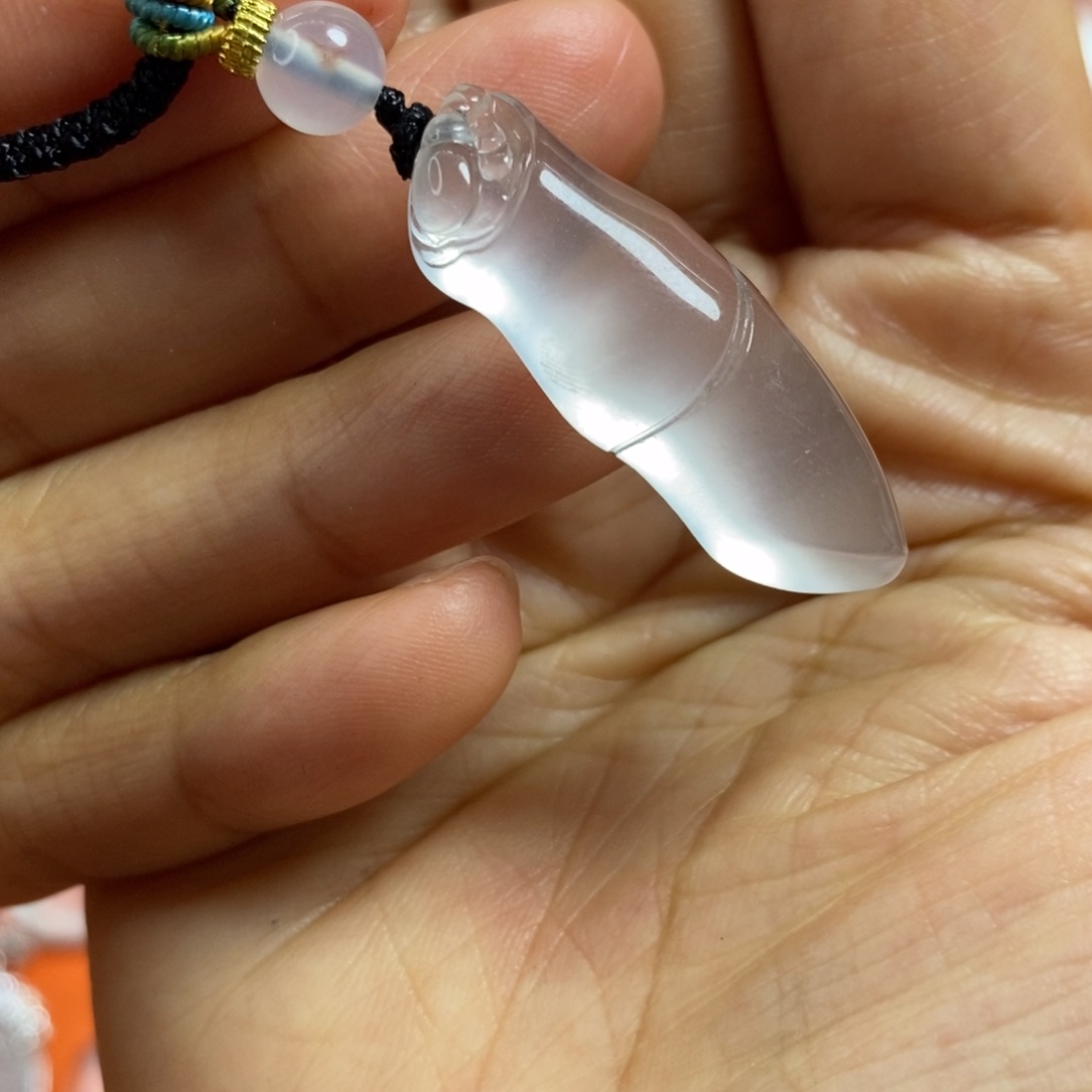 石英质玉颈饰未镶嵌