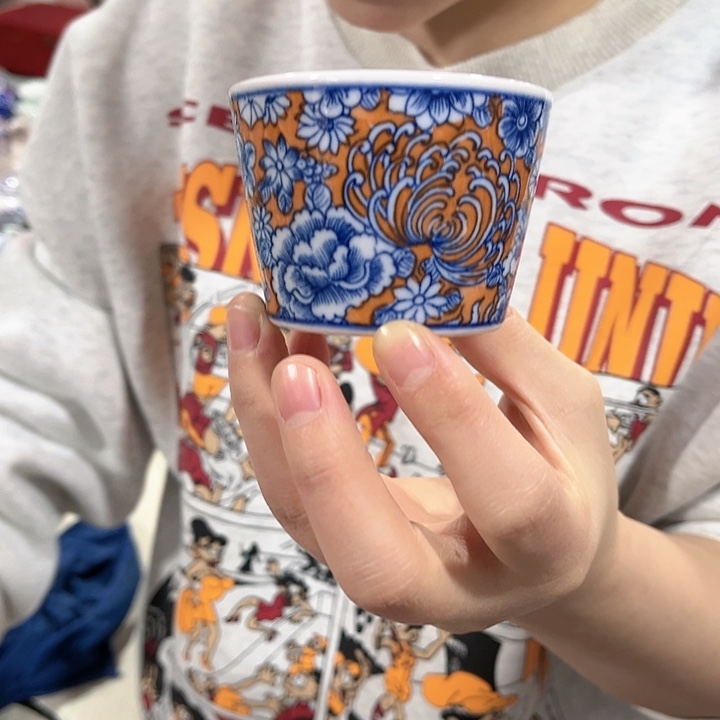 瓷片景德镇陶瓷杯子。红。