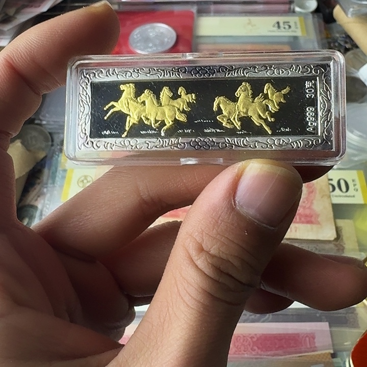 洁***总纯银马年的全新的保真