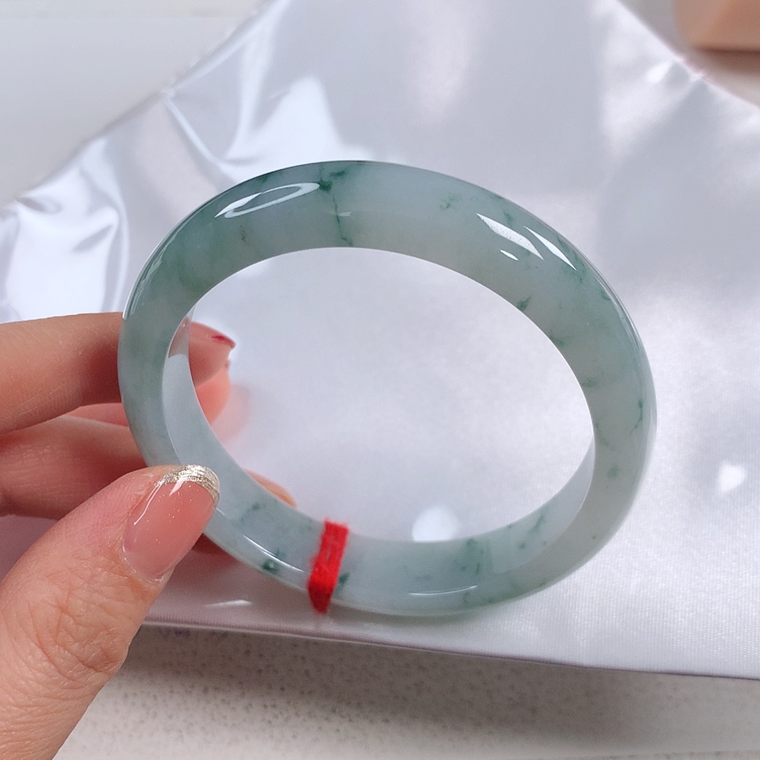 翡翠手镯未镶嵌  正圈①①⑤