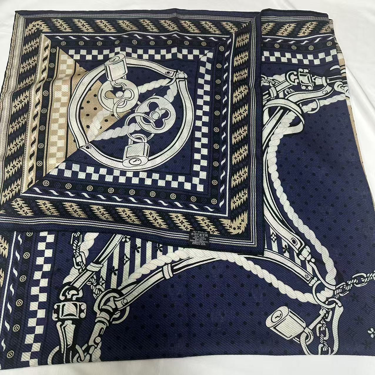 140提花丝绒方巾-拼花草叶 双面同色135cm丝巾