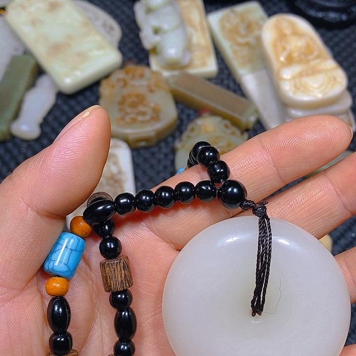 未镶嵌手链和田玉（糖玉）我****主