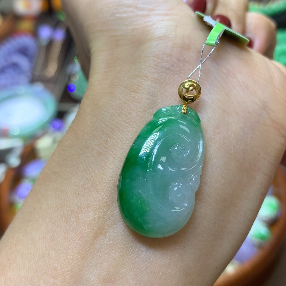 【闪购商品】翡翠颈饰18K金镶嵌翡翠