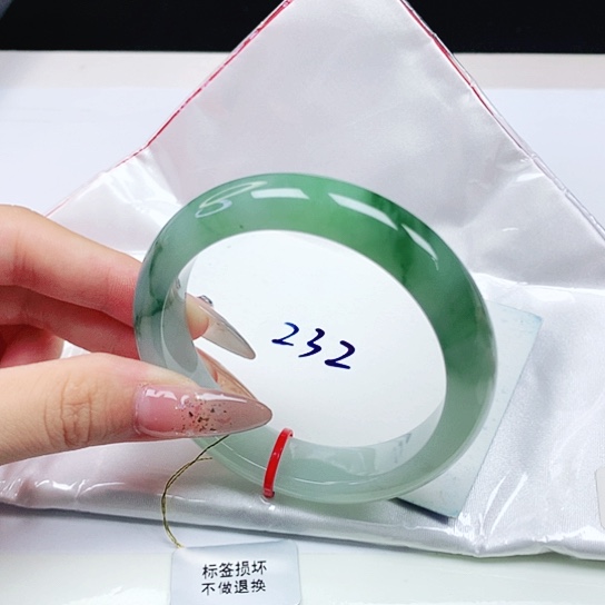 翡翠手镯未镶嵌54+