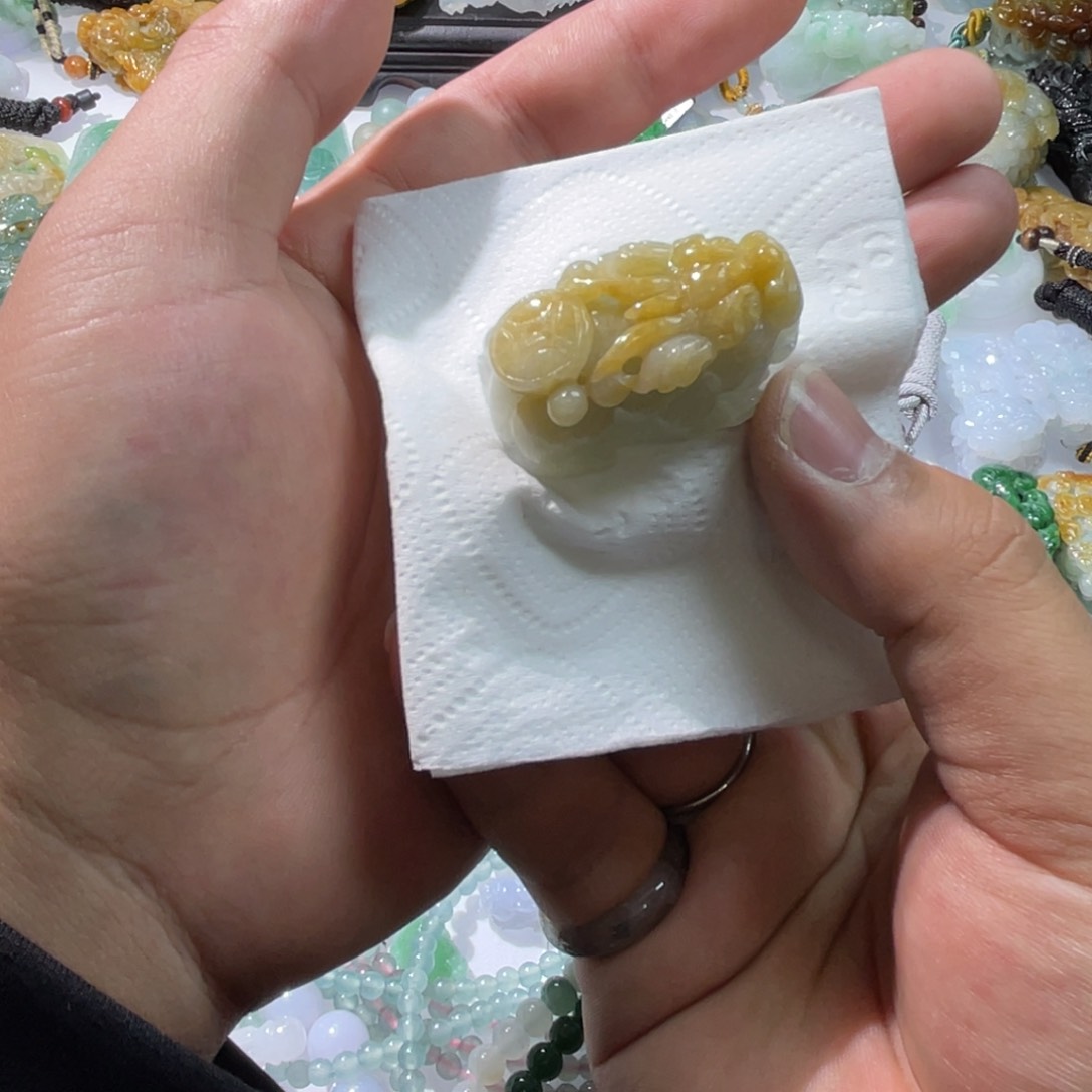 翡翠颈饰未镶嵌天然