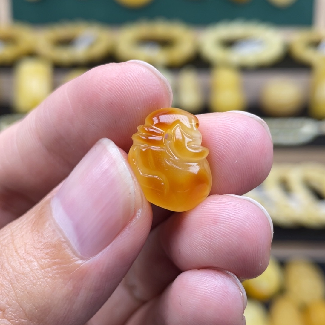 琥珀裸石未镶嵌琥珀蜜蜡