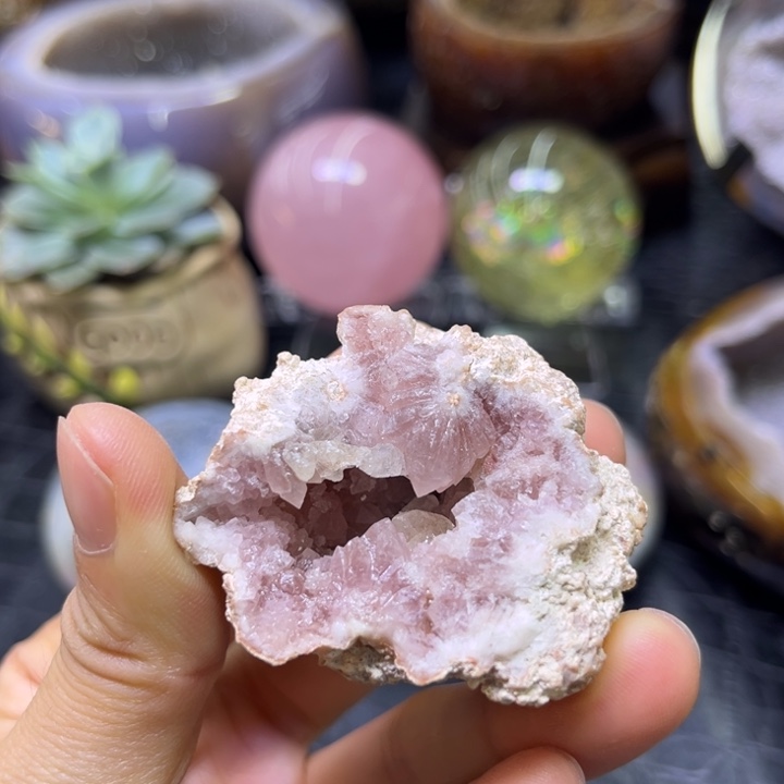 未镶嵌珠宝半成品水晶粉晶洞