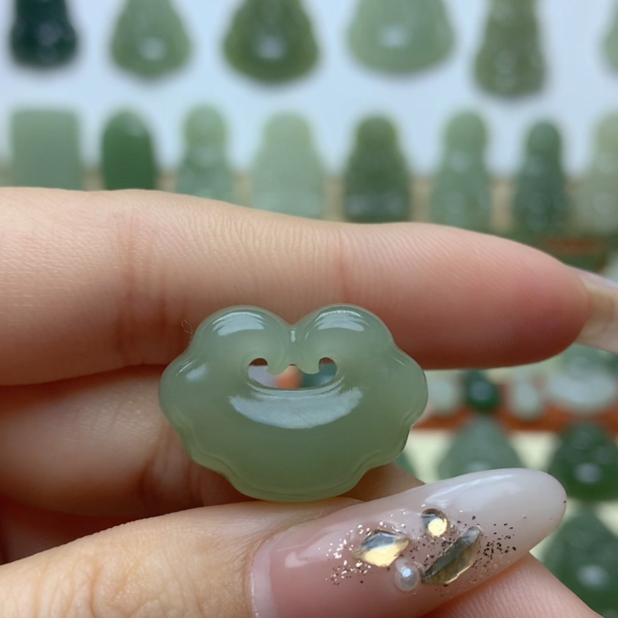 天然和田玉精品吊坠