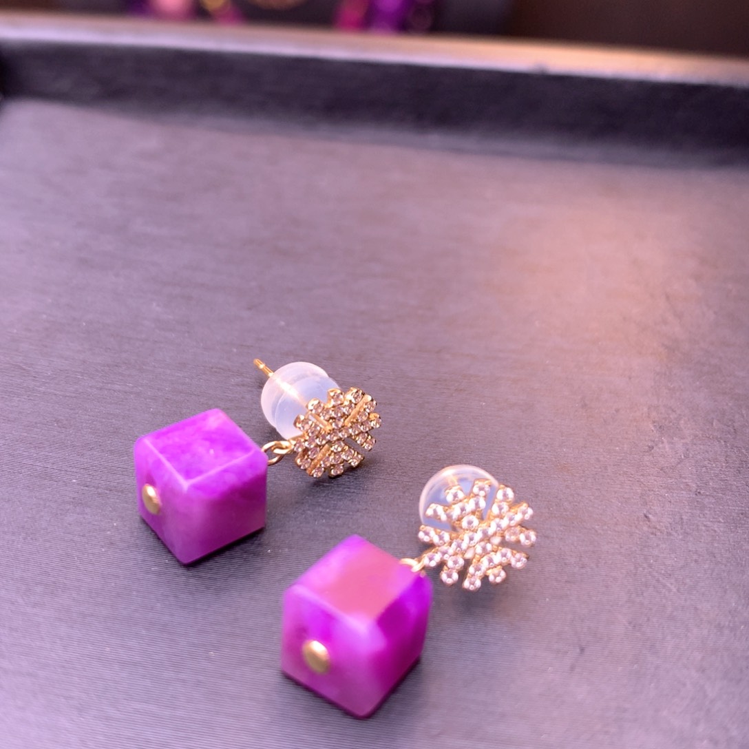 苏纪石（舒俱来）耳钉18K金镶嵌