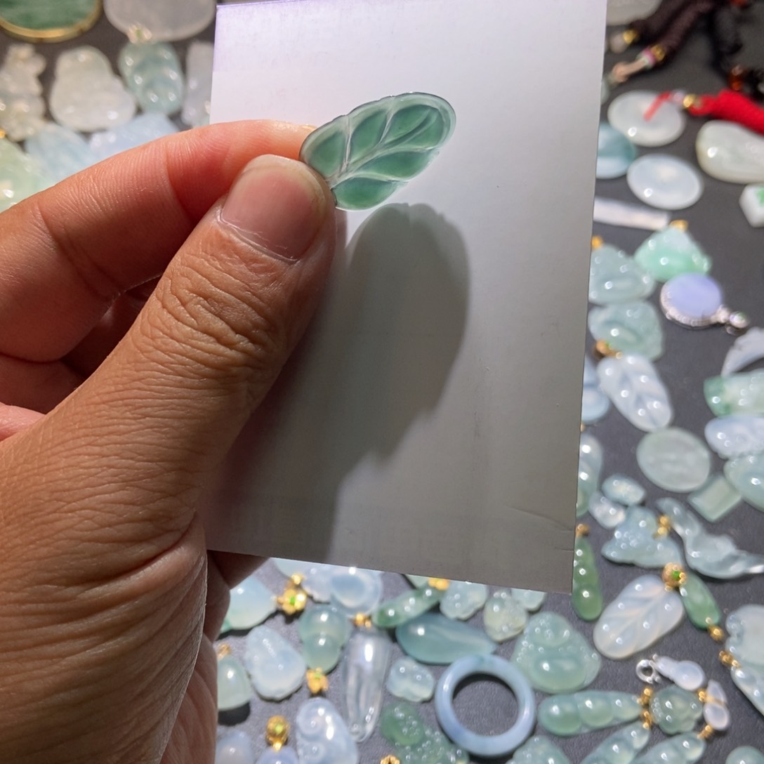 翡翠颈饰未镶嵌天然