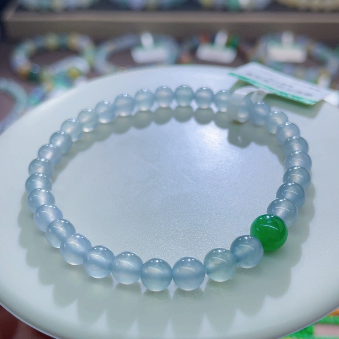 未镶嵌手链翡翠起荧光冰蓝底