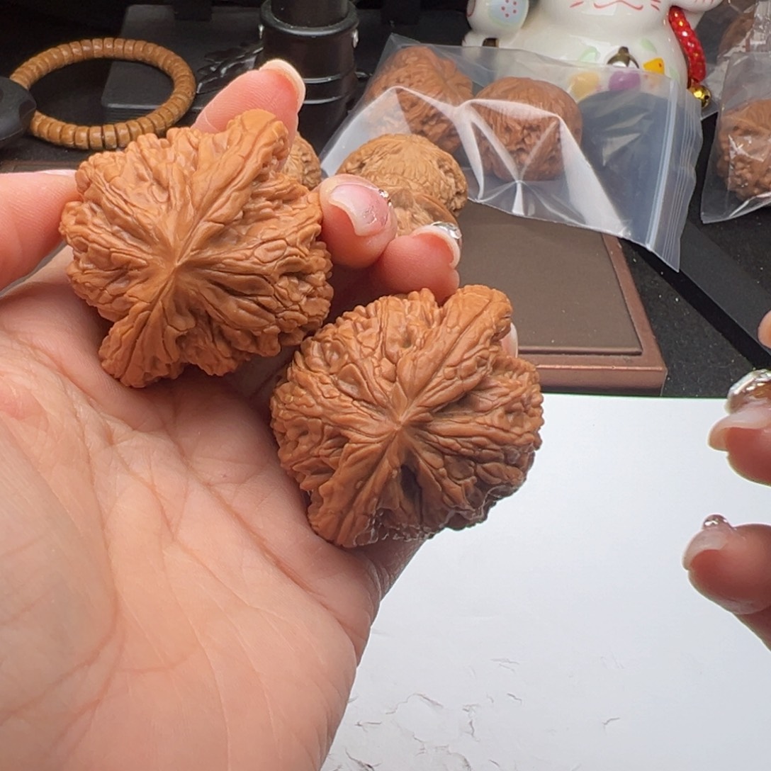 文玩核桃把件虎头王48