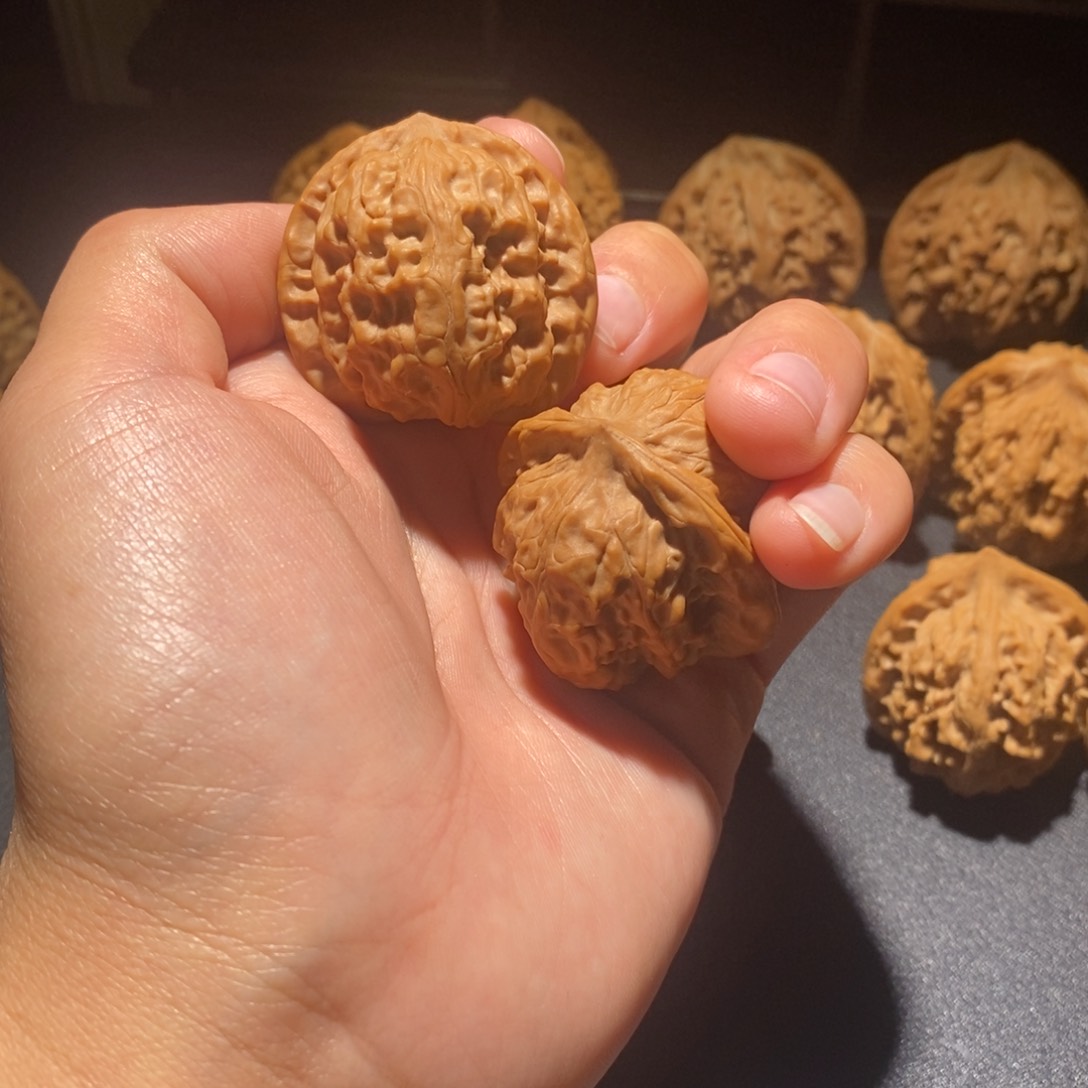 文玩核桃吊坠?****武野狼