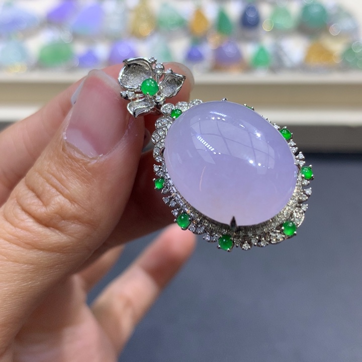 翡翠颈饰18K金镶嵌翡翠