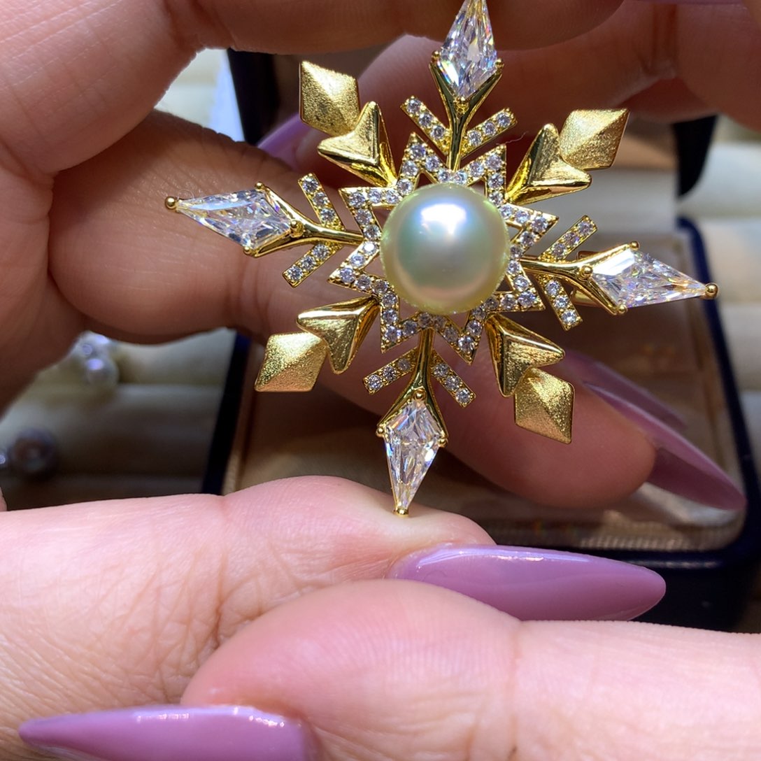 未镶嵌胸饰海水珍珠