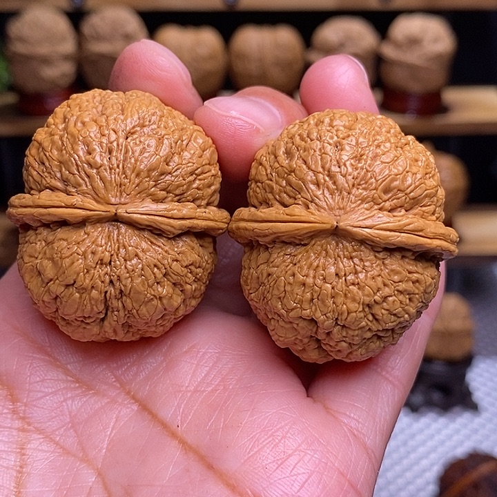 文玩核桃吊坠撅****?脑纹元宝18