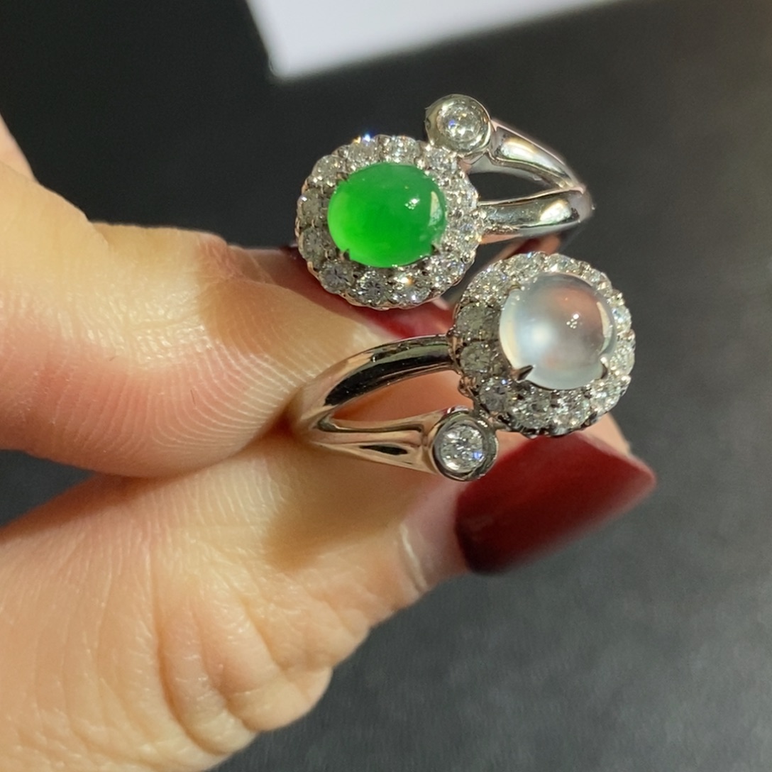 翡翠戒指18K金镶嵌双色蛋面交叉戒指