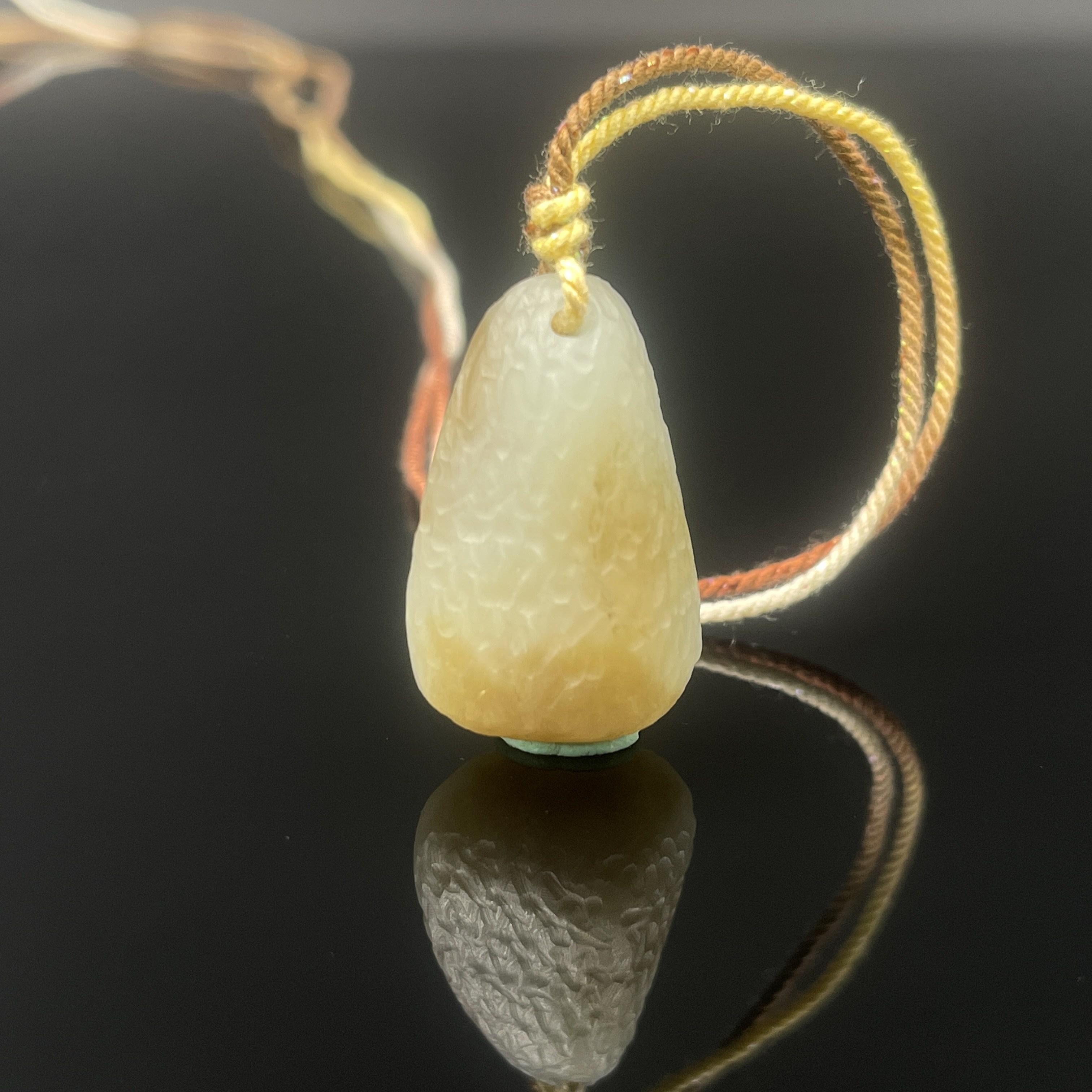 1227GY089和田玉挂件