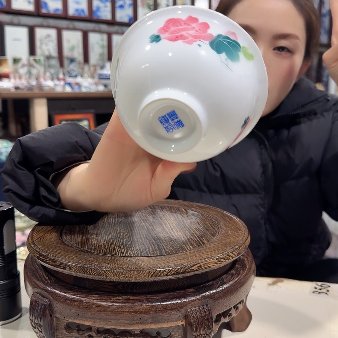 瓷摆件///////景德镇陶瓷瓷器。13厘米。