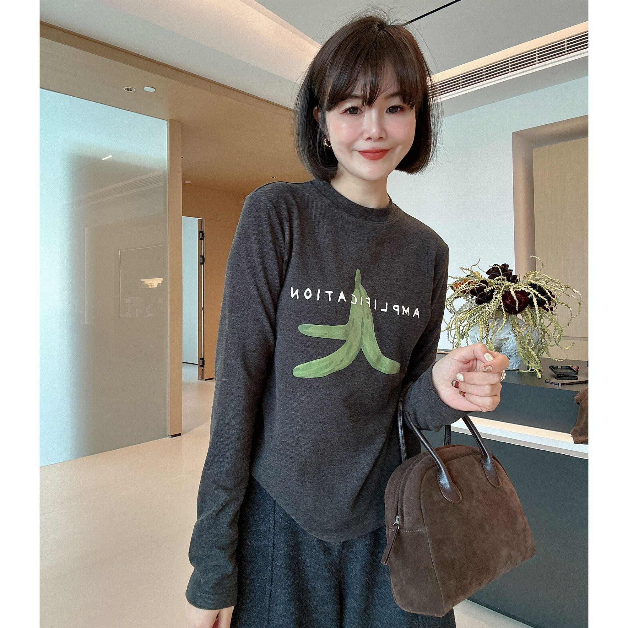 冬季磨毛香蕉字母正肩时尚休闲长袖圆领T恤打底衫