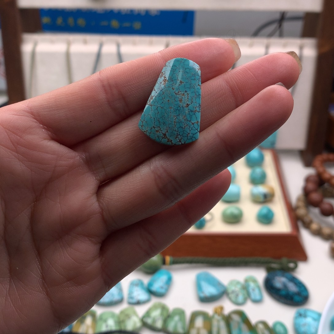 绿松石配饰未镶嵌