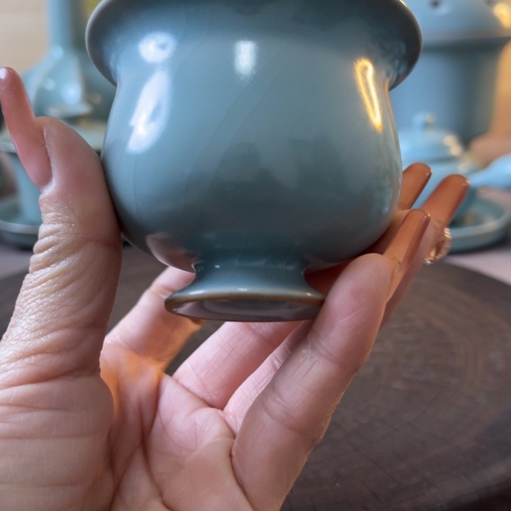 瓷片高足玉兰杯一一一一