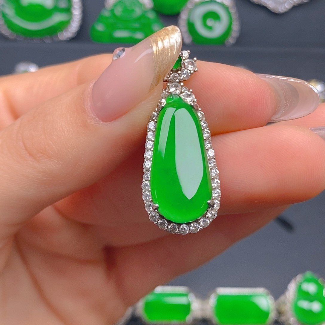 颈饰银S925镶嵌翡翠